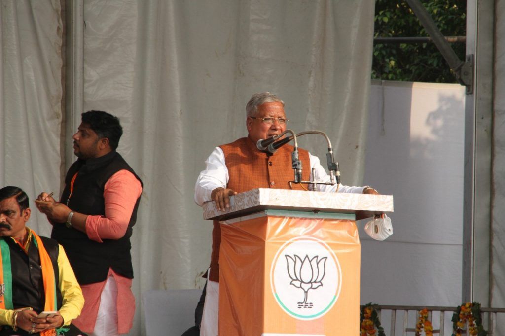 मेरठ में दक्षिण विधानसभा क्षेत्र के प्रत्याशी सोमेंद्र तोमर के लिए वोट की अपील करने पहुंचे मुख्यमंत्री योगी आदित्यनाथ 7 A2