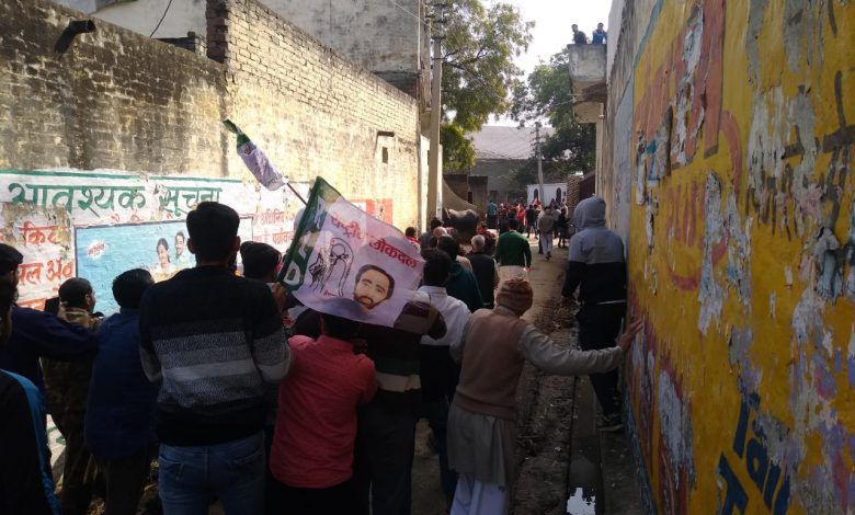 भाजपा की स्टार प्रचारक बबीता फोगाट के काफिले पर मेरठ में हमला, कई लोग घायल 1 WhatsApp Image 2022 02 05 at 6.03.56 PM 1