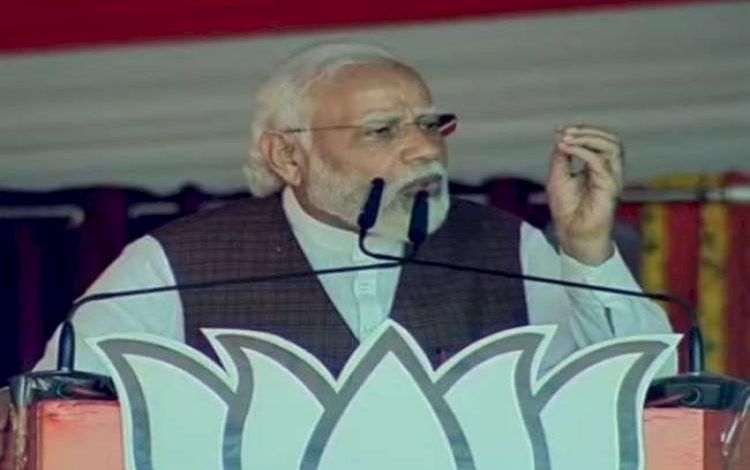 Prime Minister said - UP continues to be insulted, Gandhi family continues to applaud 1 featured 1645116127