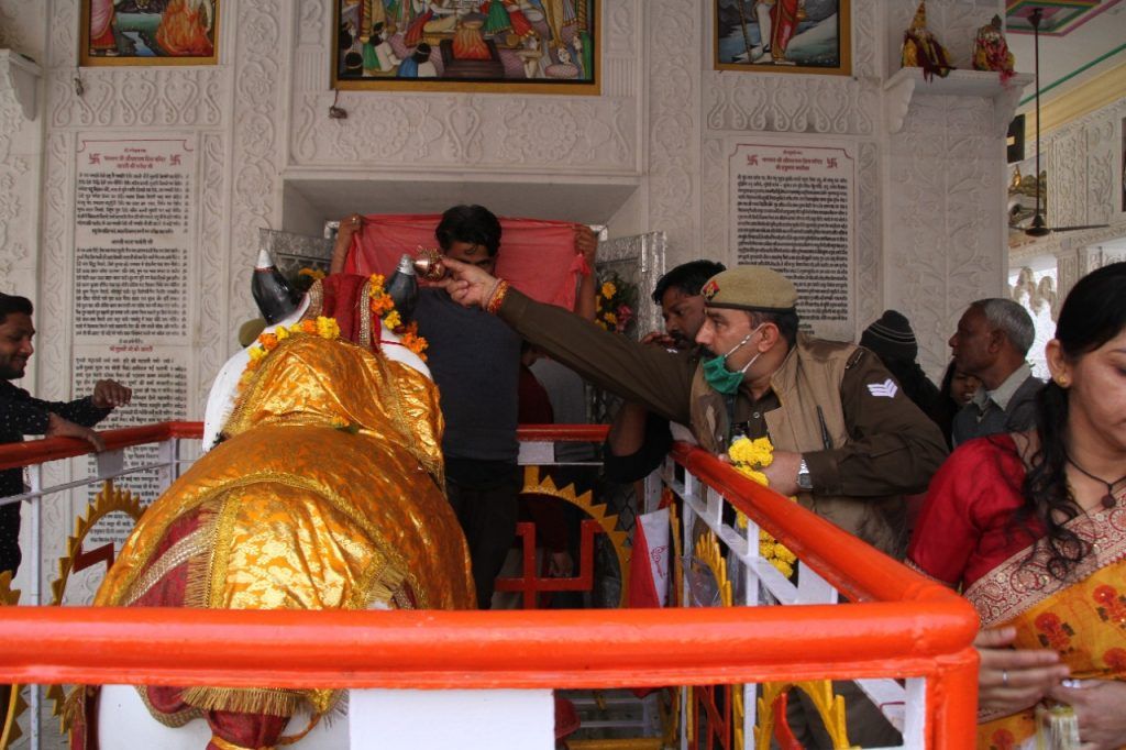 बोल बम से गूंजी क्रांतिधरा: केसरिया हुए शिवालय, हर तरफ बम-बम 7 WhatsApp Image 2022 03 01 at 4.16.08 PM 1
