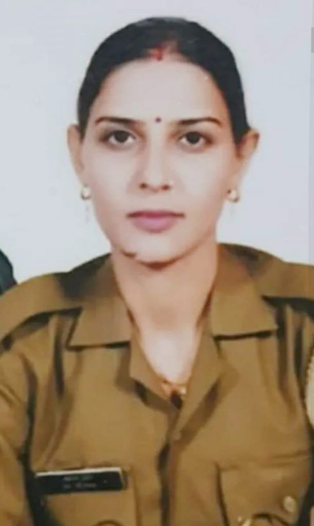 वीडियो कॉल पर पति के सामने महिला सिपाही ने दी जान 2 112 27