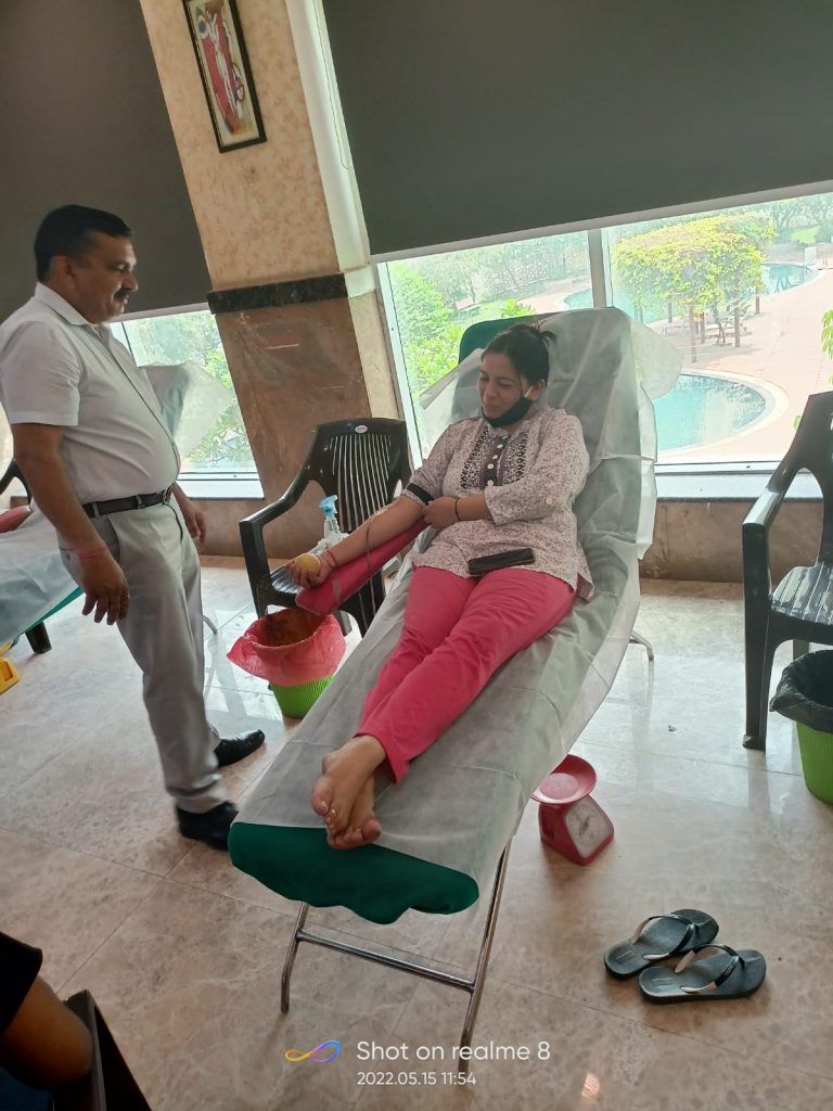 Blood donation at Gaur Cascades, Raj Nagar Extension 3 113 13