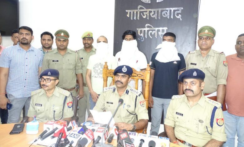 गाजियाबाद : कलेक्शन एजेंट से लाखों की लूट का खुलासा 1 111 55