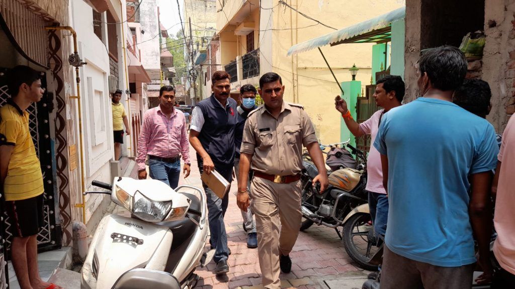 MAN KILLS WIFE ; wife used to suspects his illicit relations 5 112 56
