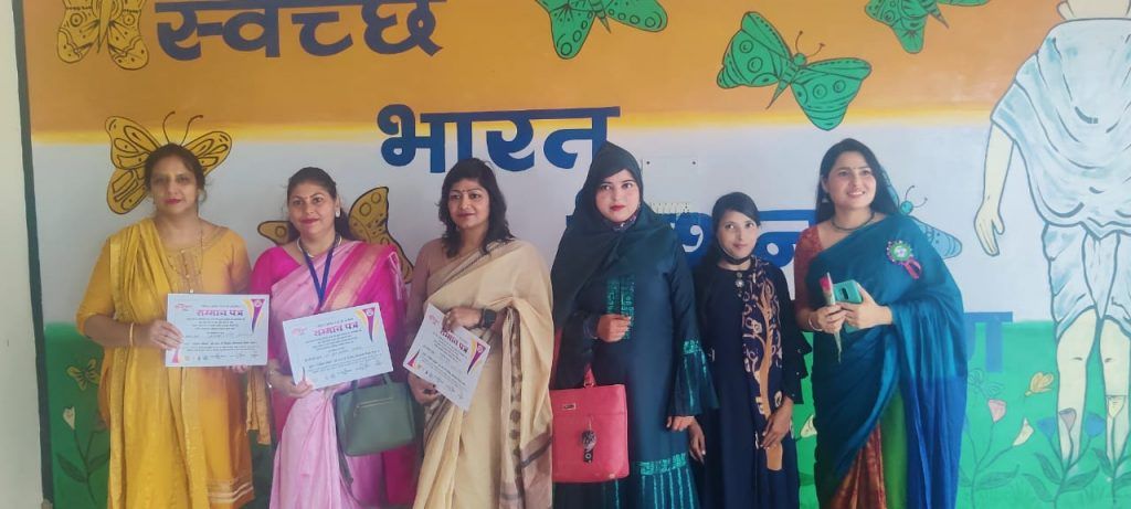 हापुड़ मिशन शक्ति-4 के चौथे चरण में विभिन्न क्षेत्रों में योगदान देने के लिए महिलाओं को किया गया सम्मानित 2 112 65