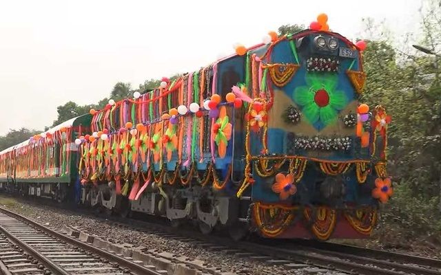 भारत-बांग्लादेश के बीच शुरू हुई नई ट्रेन, रेल मंत्री ने कहा- दोस्ती बढ़ाने में यह पहल मील का पत्थर साबित होगा 2 112