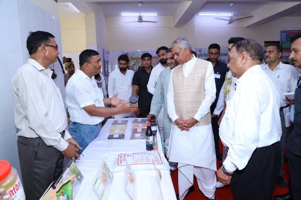 प्राकृतिक खेती से दोगुनी होगी किसानो की आय, जमीन की होगी रक्षा- आचार्य देवव्रत 4 113 43