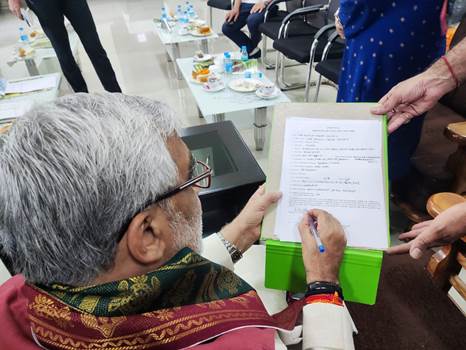 Union Minister of State Ashwini Choubey adopts 'Tiger' in Bengal Safari Siliguri, named 'Agniveer' 4 114 8