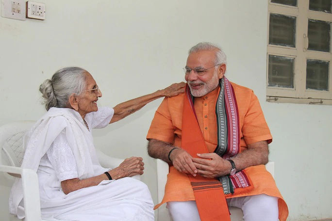 Modi pens heartfelt blog on his mother's 100th birthday 8 117