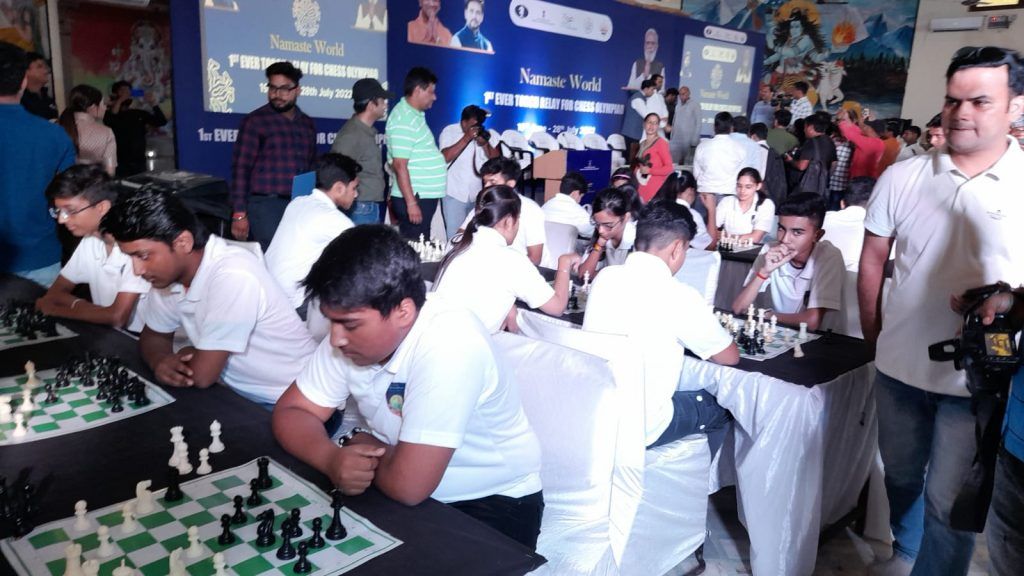 शतरंज ओलम्पियाड टाॅर्च रैली का मेरठ शहर में किया गया भव्य रूप से स्वागत 8 118 8