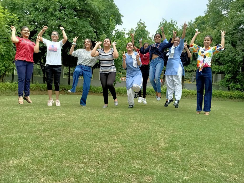 मेरठ पब्लिक स्कूल मेनविंग के छात्र पहुंचे सफलता के शिखर पर 6 115 25