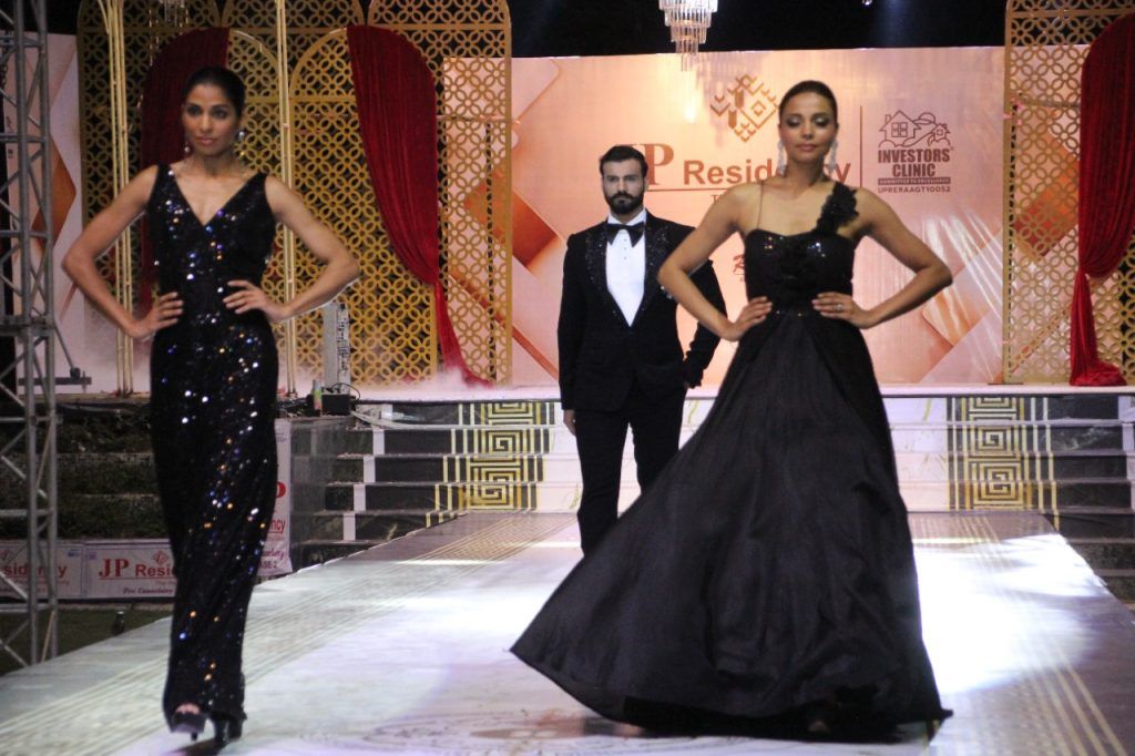 Fashion show: Daisy Shah dazzled with her style 29 126