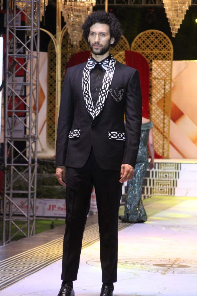 Fashion show: Daisy Shah dazzled with her style 32 129