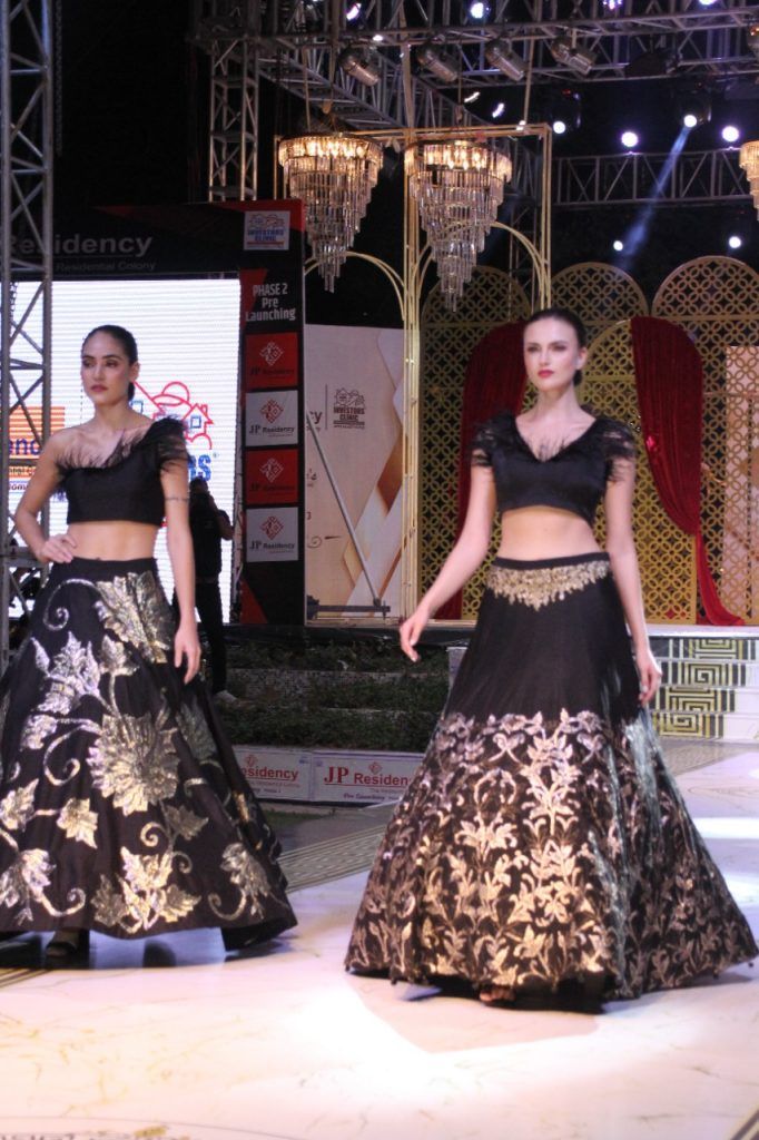 Fashion show: Daisy Shah dazzled with her style 9 139