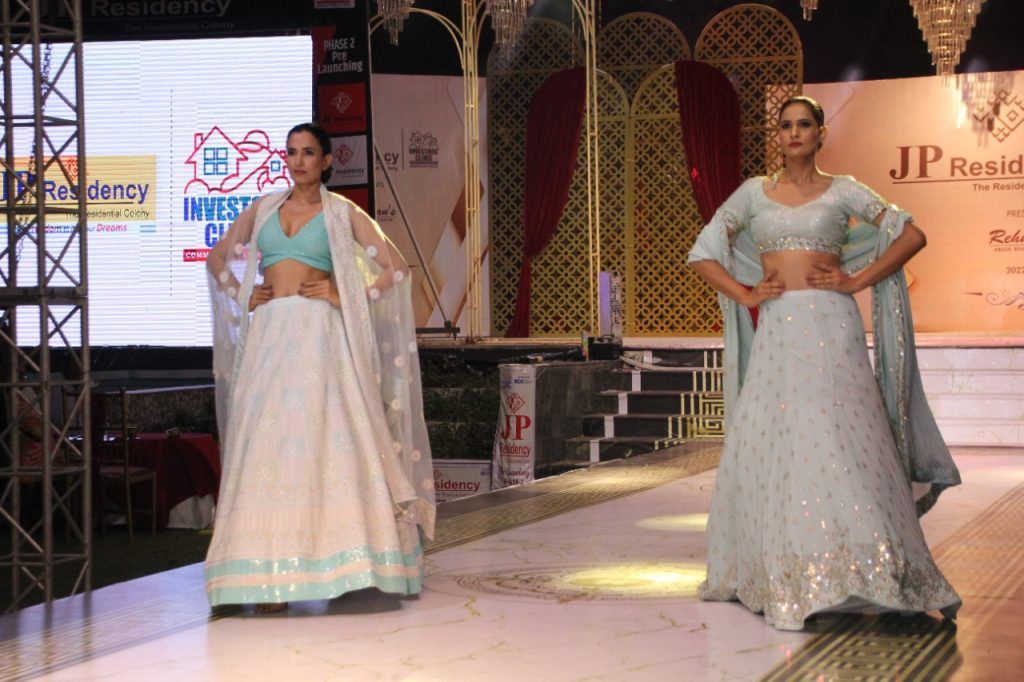 Fashion show: Daisy Shah dazzled with her style 10 140