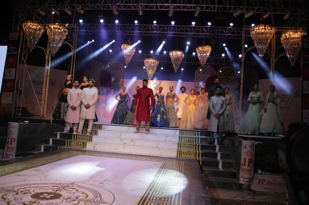 Fashion show: Daisy Shah dazzled with her style 12 143