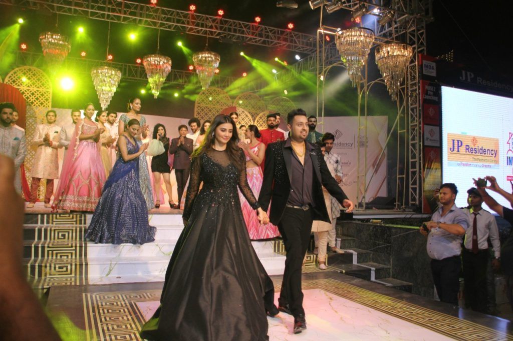 Fashion show: Daisy Shah dazzled with her style 13 144