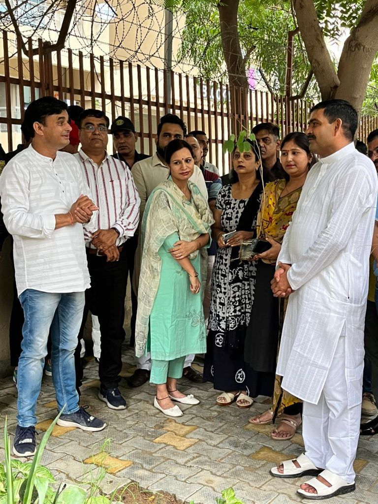 योगेंद्र यादव, सबसे कम उम्र के परमवीर चक्र विजेता ; सीने पर 15 गोलियां खाकर भी टाइगर हिल पर लहराया तिरंगा को आज गौर कैस्केड में सम्मानित किया गया 4 111 32