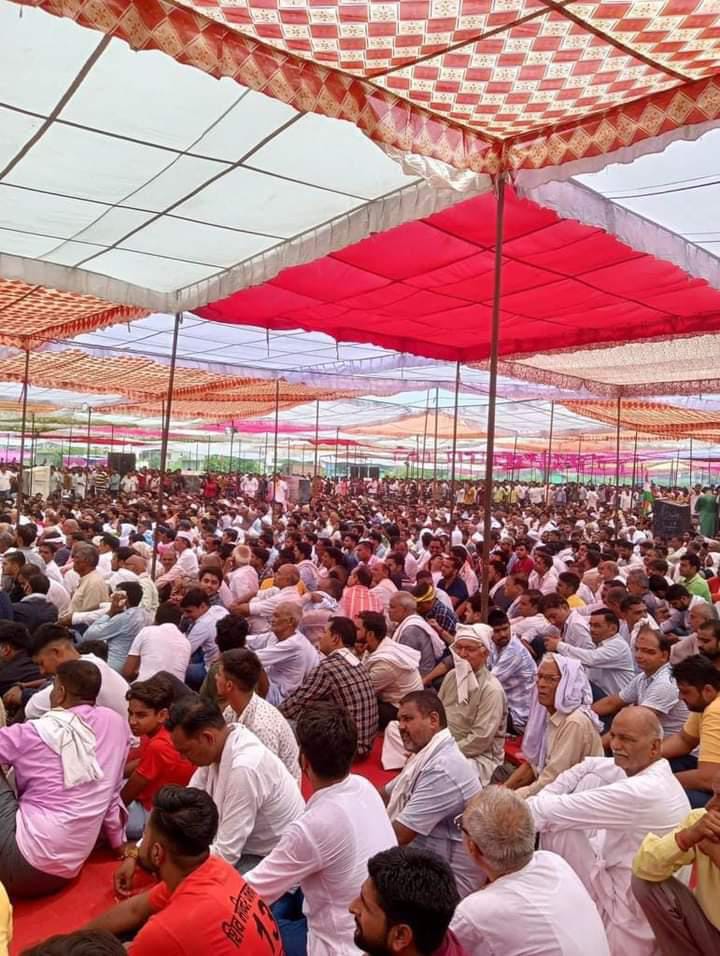 नोएडा महापंचायत : शांतिपूर्ण ढंग से सम्पन्न हुई 'त्यागी समाज' की महा पंचायत,दिनभर सड़कों पर लगा रहा जाम 2 111 85