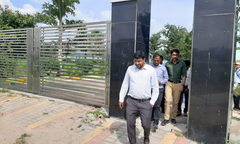 जिलाधिकारी ने किया निर्माणाधीन परियोजनाओ का निरीक्षण 1 111 87