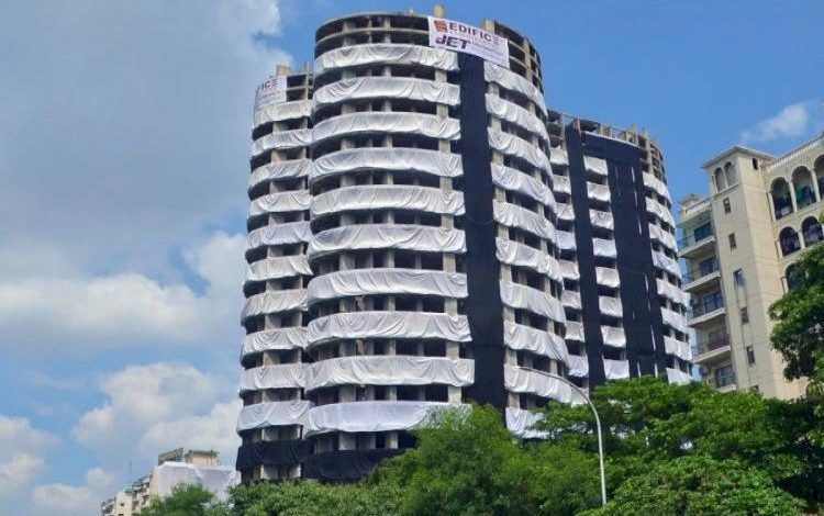 Preparations For The Grounding Of The Twin Towers Are Completed, Yamuna Expressway Will Remain Closed For An Hour, And 400 Policemen Will Be Present On The Spot 1 111 98