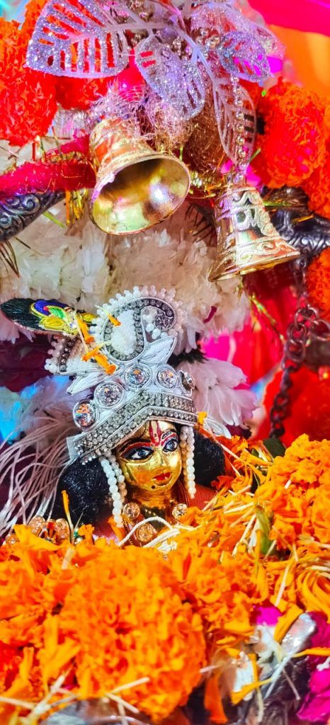 गाज़ियाबाद : कृष्ण भक्ति में झूम उठा गौर कैस्केड्स 9 112 55