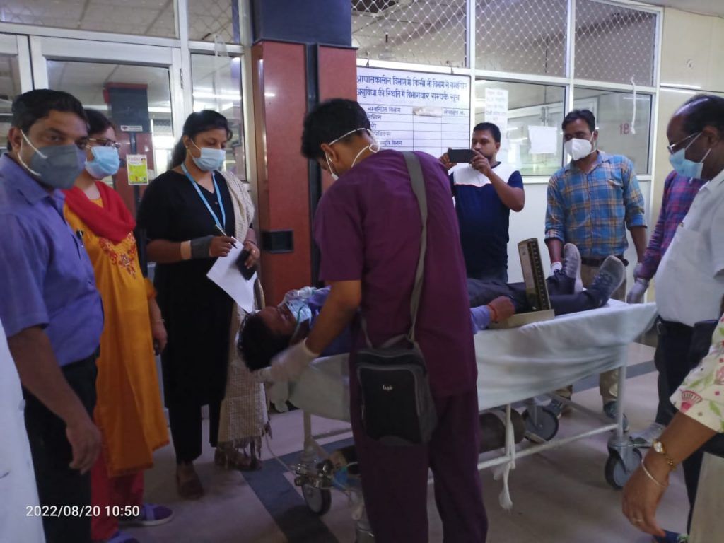 मेडिकल कॉलेज मेरठ के आपातकालीन विभाग, कोविड आइसोलेशन वार्ड, पी आई सी यू, ऑक्सीजन जनरेशन प्लांट का मॉक ड्रिल 3 112 57