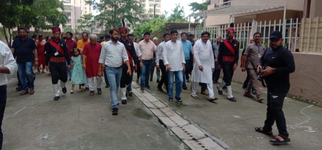 योगेंद्र यादव, सबसे कम उम्र के परमवीर चक्र विजेता ; सीने पर 15 गोलियां खाकर भी टाइगर हिल पर लहराया तिरंगा को आज गौर कैस्केड में सम्मानित किया गया 2 113 13