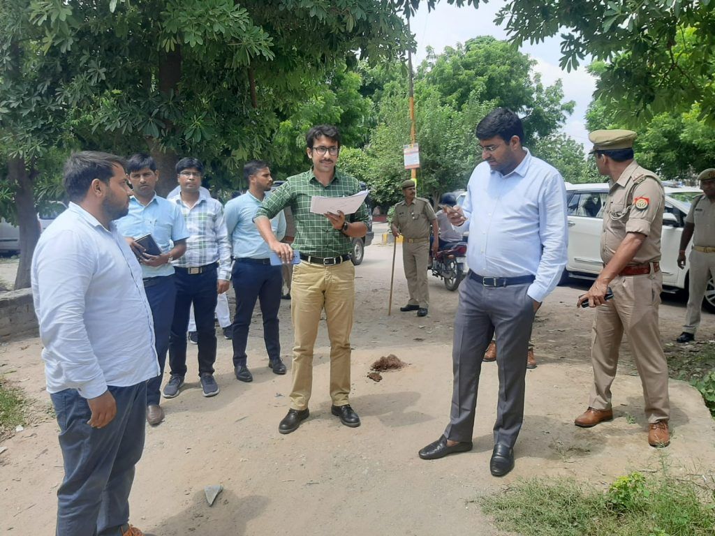 जिलाधिकारी ने किया निर्माणाधीन परियोजनाओ का निरीक्षण 4 114 33