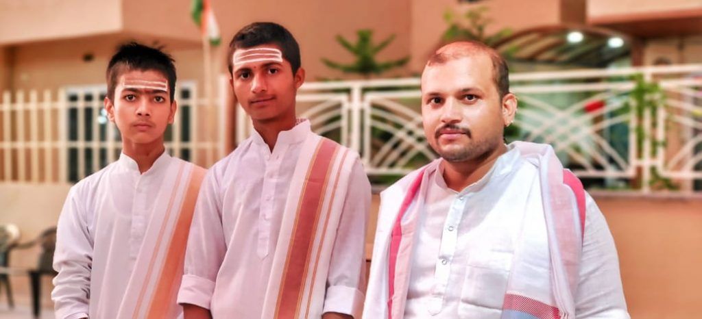 गाज़ियाबाद : कृष्ण भक्ति में झूम उठा गौर कैस्केड्स 24 123 3