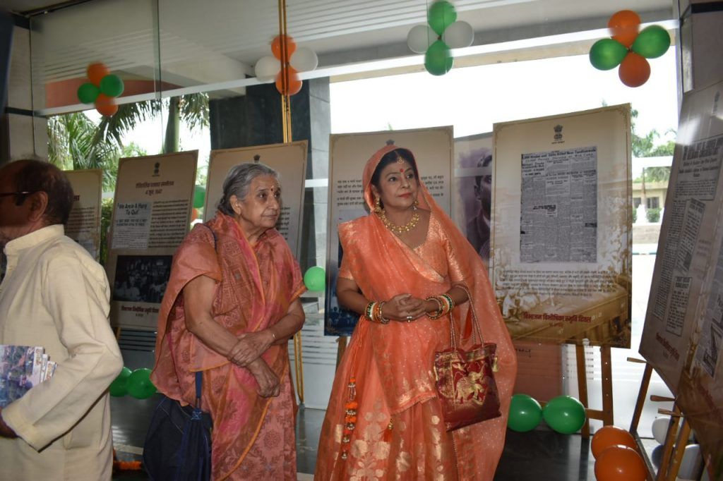ज्ञात अज्ञात महापुरूषों को समर्पित पुस्तिका ‘‘नमन‘‘ का पदमश्री मालिनी अवस्थी ने किया विमोचन 18 129