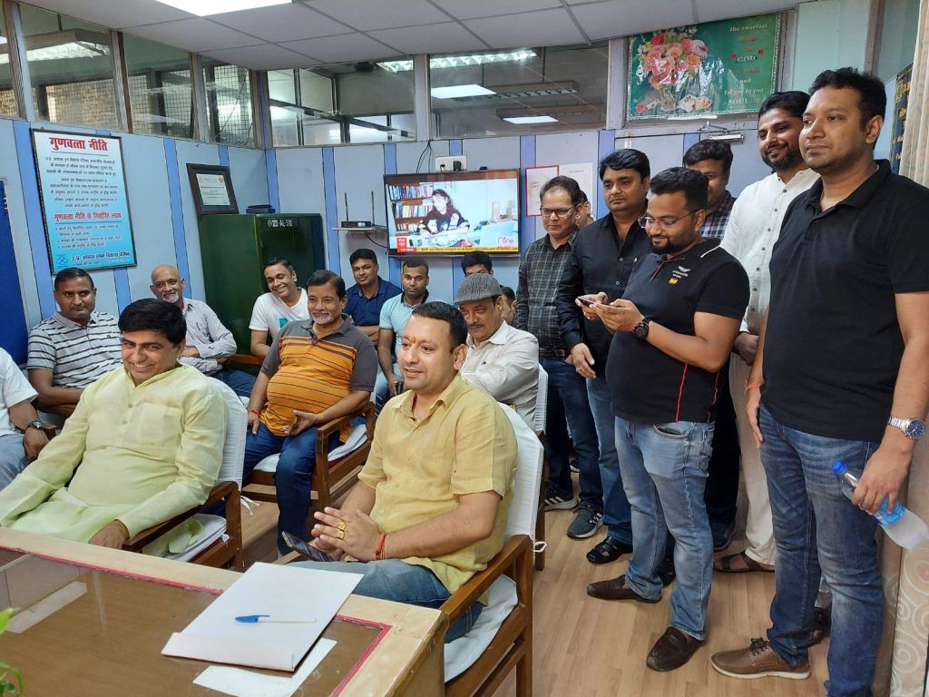 रेजिडेंट्स फेडरेशन ने सिद्धार्थ विहार नागरिक मुद्दों के बारे में आवास विकास अधिकारियों से मुलाकात की 2 111 50
