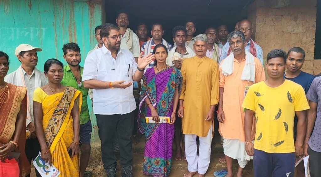 "काले-मोतियों की खेती से धीरे धीरे बदल रही बस्तर के आदिवासियों की जिंदगी" 2 112 26