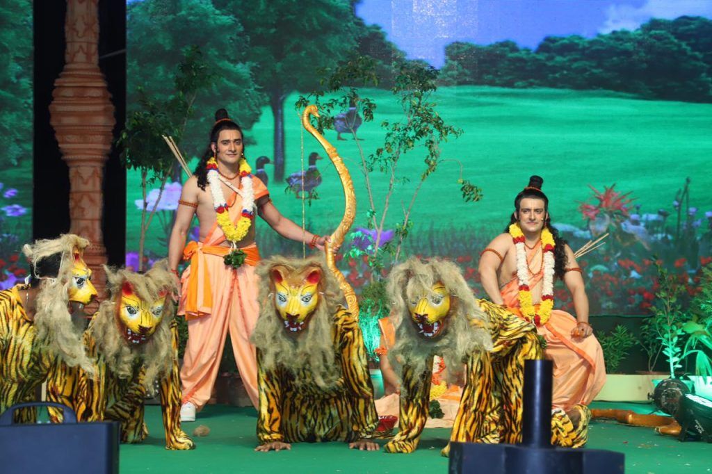 लव कुश के मंच पर मां सीता की खोज में प्रभु श्री राम को कूनो नेशनल पार्क के 8 चीते मिले.. 2 112 32