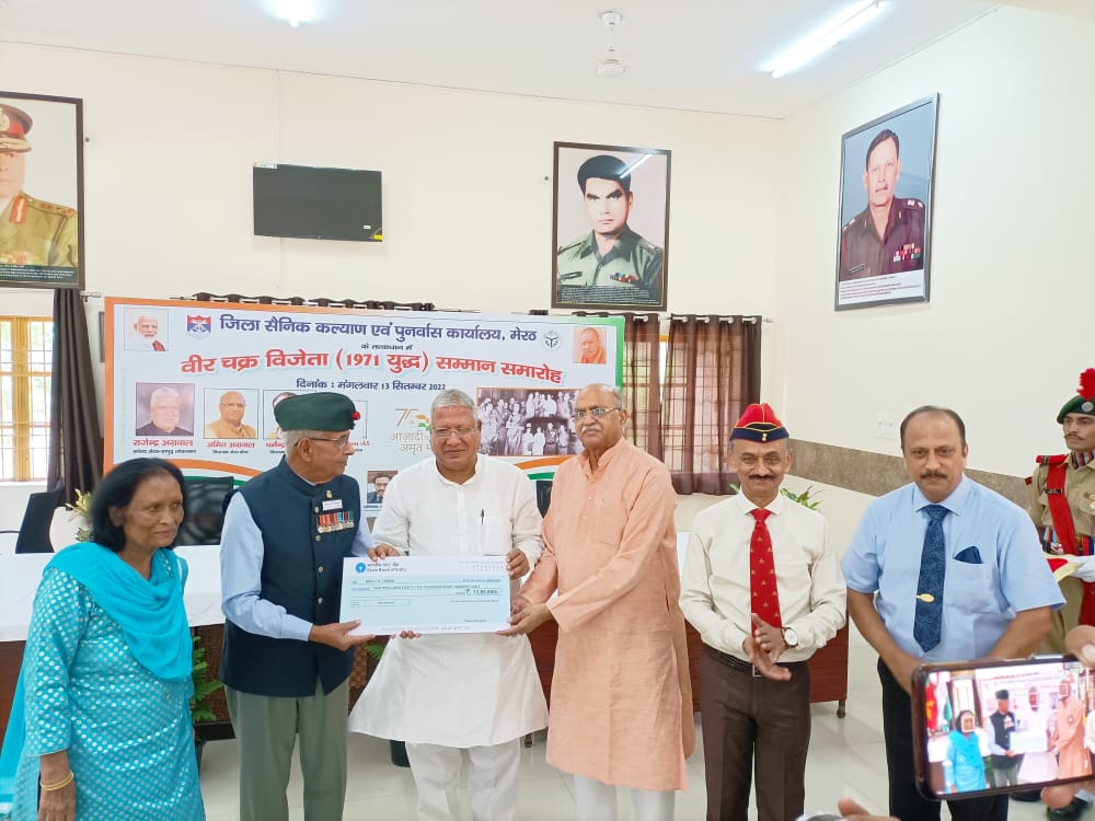 1965, 1971 युद्व के बहादुर भारतीय सेना के योद्धाओं का जनप्रतिनिधियो द्वारा किया गया सम्मान 4 113 16