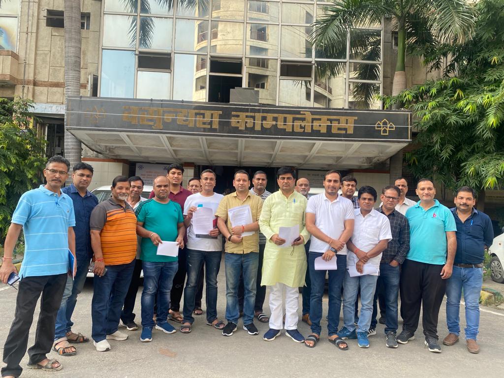 रेजिडेंट्स फेडरेशन ने सिद्धार्थ विहार नागरिक मुद्दों के बारे में आवास विकास अधिकारियों से मुलाकात की 3 113 20