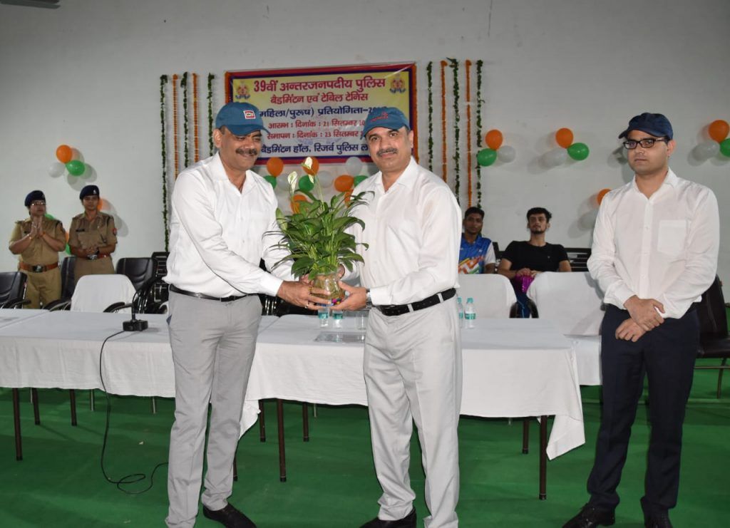 मेरठ पुलिस लाईन में अन्तर जनपदीय बैडमिन्टन एवं टेबिल टेनिस (महिला एवं पुरूष) प्रतियोगिता-2022 का आयोजन 4 114 20