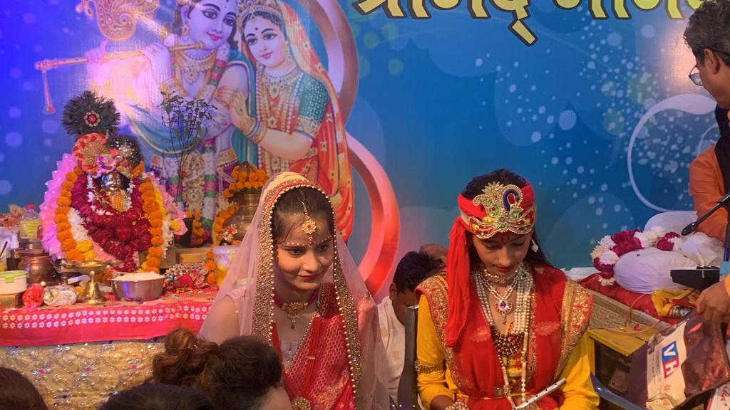 गौर कैस्केड्स में श्रीमद भागवत कथा का आयोजन ; अध्यात्म की दुनिया में अनोखा प्रवेश 8 127