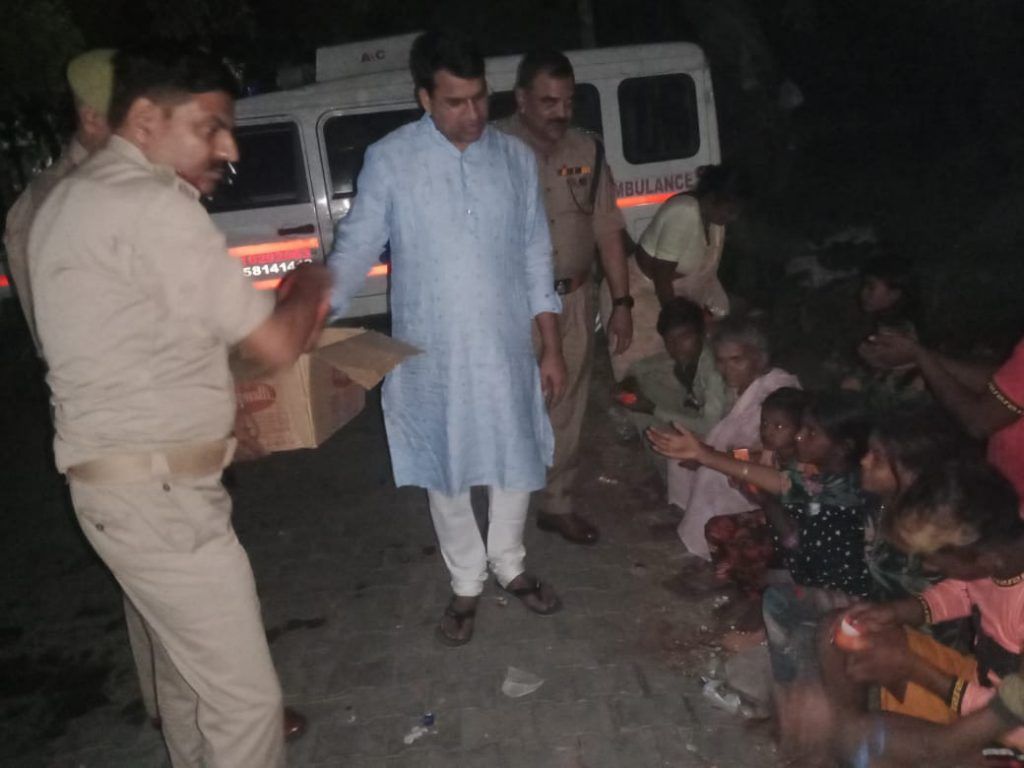 Ghaziabad Cops Celebrates Diwali with underprivileged 3 111 99