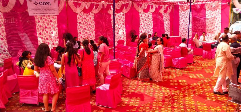 Ghaziabad : Devotees offer prayers at Durga Puja Pandal in Sec 6 Vaishali on Ashtami 6 112 10