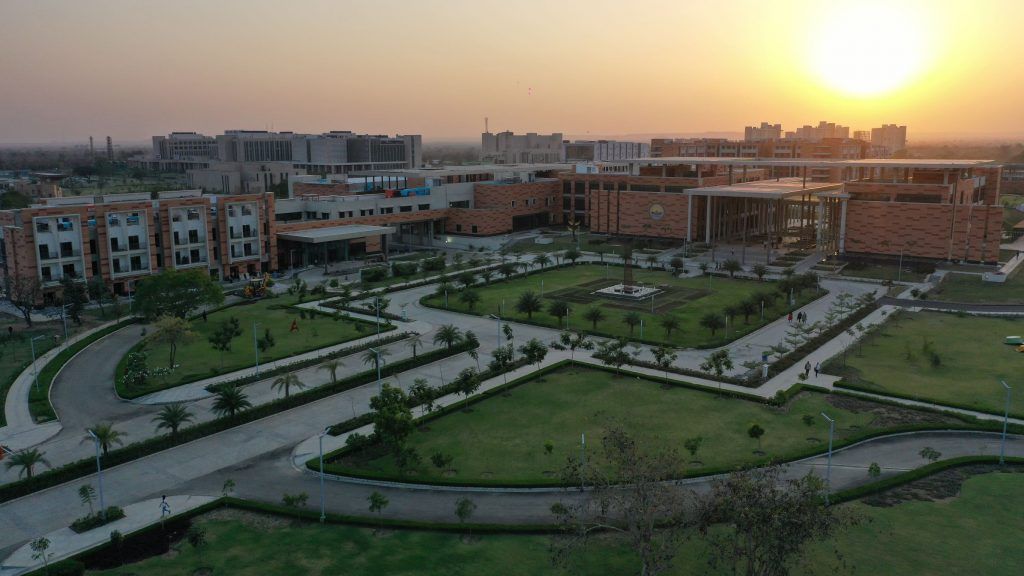 INDIAN NAVY AND IIM NAGPUR JOINT COLLABORATIVE EFFORTS IN NICHE MANAGEMENT DOMAINS 3 113 29
