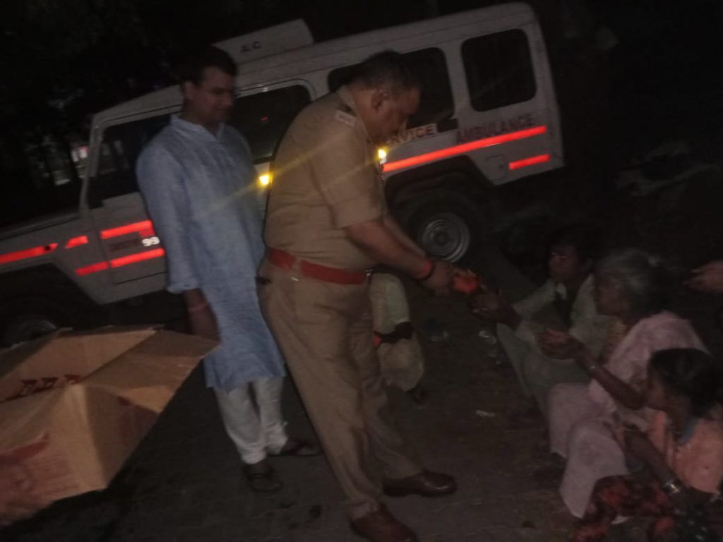 Ghaziabad Cops Celebrates Diwali with underprivileged 4 113 45