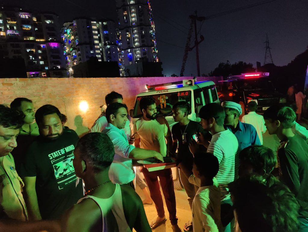 Ghaziabad Cops Celebrates Diwali with underprivileged 6 113 46