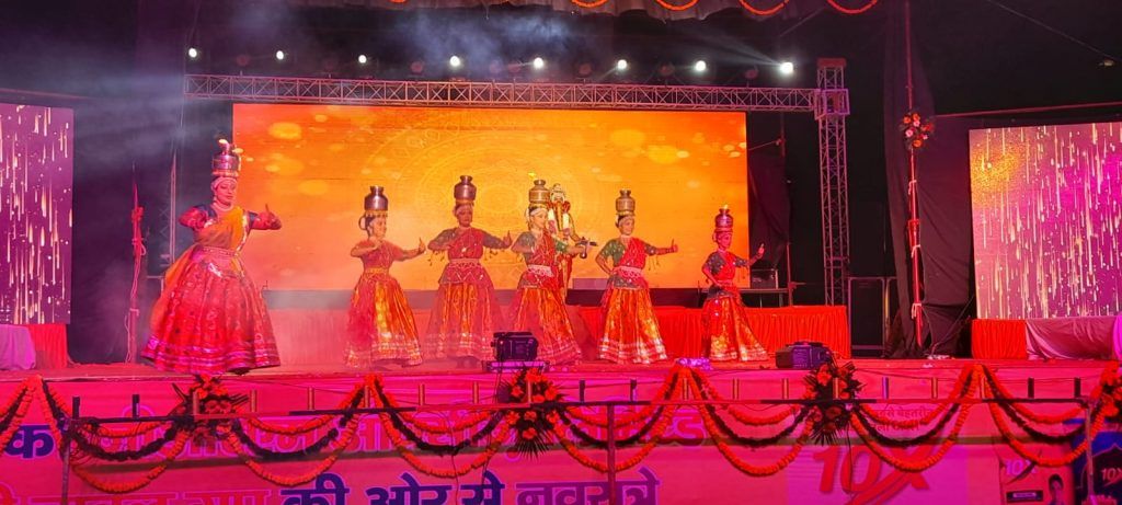 Dussehra in Meerut: 'Ravan Dahan' performed amid chants of Jai Shree Ram 10 121 2
