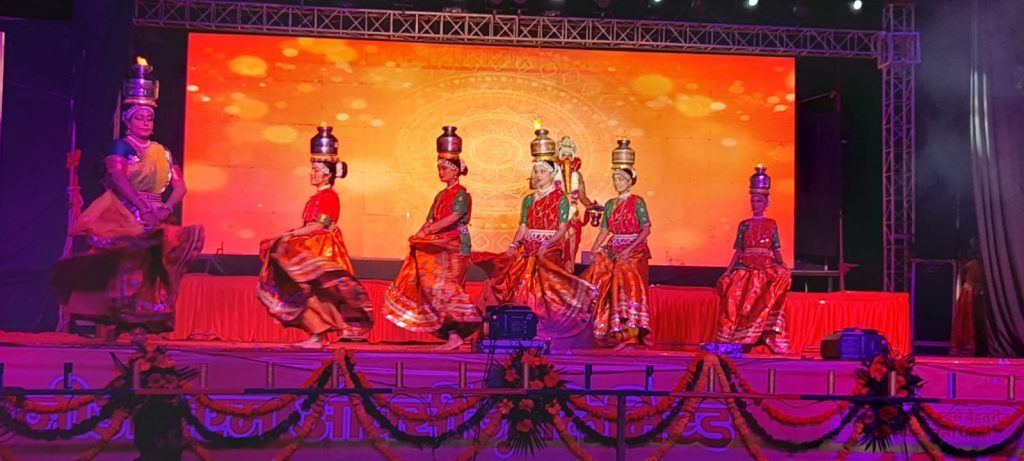 Dussehra in Meerut: 'Ravan Dahan' performed amid chants of Jai Shree Ram 12 123 1