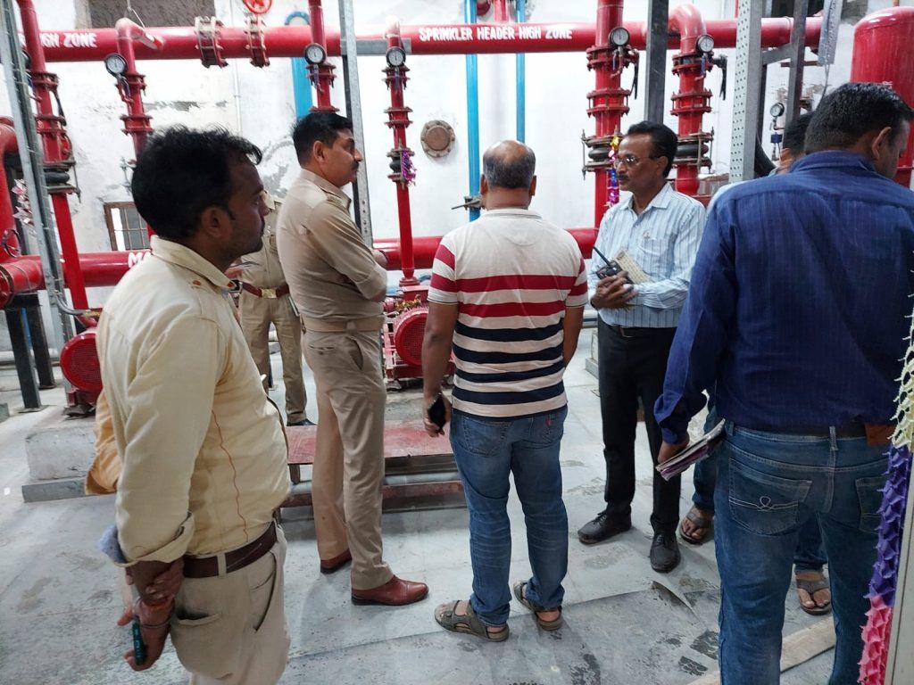 गाज़ियाबाद फायर सर्विस : प्रतीक ग्रैंड सोसाइटी सिद्धार्थ विहार में फायर फाइटिंग सिस्टम का मॉक ड्रिल 2 311