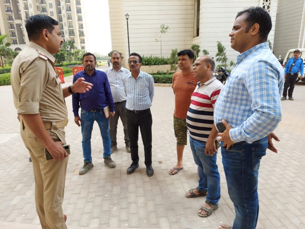 गाज़ियाबाद फायर सर्विस : प्रतीक ग्रैंड सोसाइटी सिद्धार्थ विहार में फायर फाइटिंग सिस्टम का मॉक ड्रिल 3 322