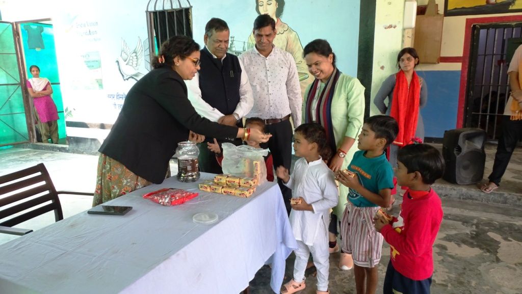 बाल दिवस के अवसर पर जिला कारागार का निरीक्षण एवं विधिक साक्षरता शिविर का आयोजन किया गया 2 111 69