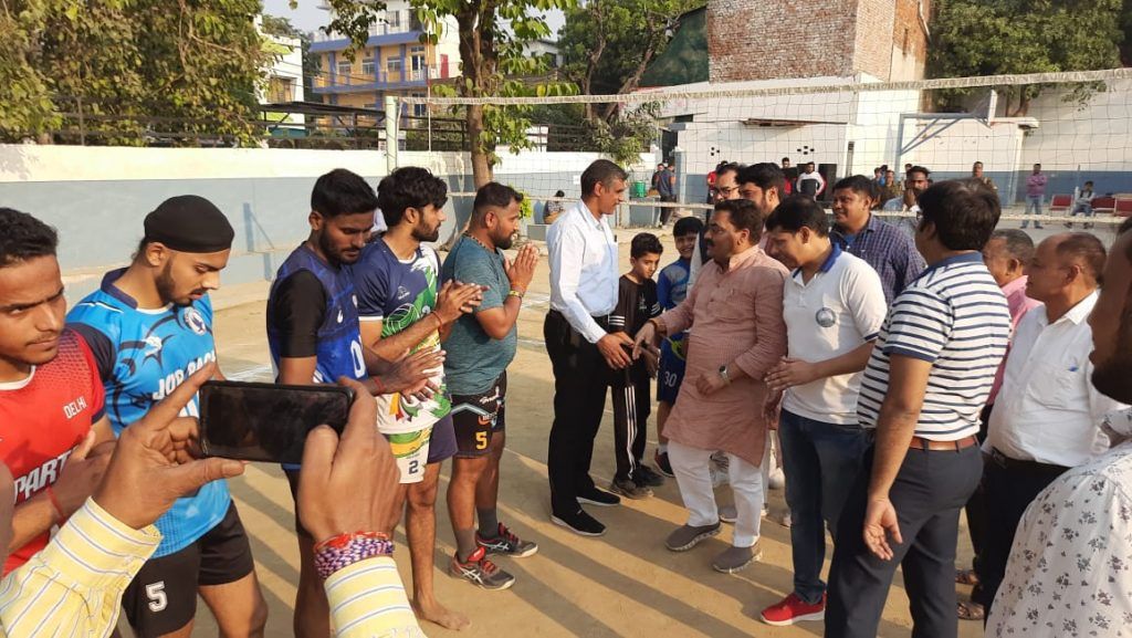 उत्तराखण्ड स्थापना दिवस एवं बाल दिवस मनाते हुए<br>देव भूमि समिति ने कराया बॉलीबॉल का आयोजन 2 112 38