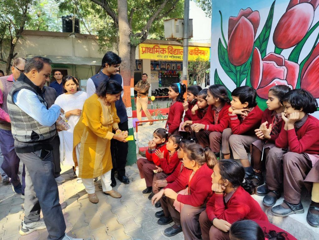 मिशन कायाकल्प के अंतर्गत कवि नगर जोन के स्कूलों का महापौर आशा शर्मा तथा नगर आयुक्त नितिन गौड़ ने किया लोकार्पण 3 114 26
